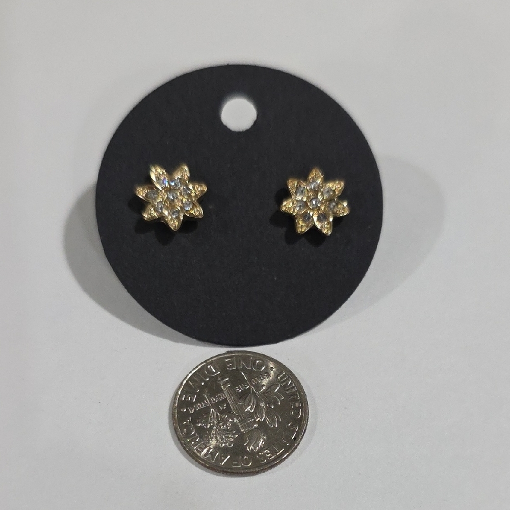 Gold Flower Stud Earrings with Crystal Petals – Elegant Dainty Womem's Jewelry - Picture 4 of 9
